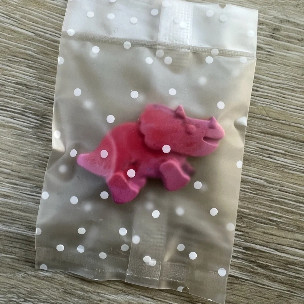 Set of 24 dinosaurs shaped crayons